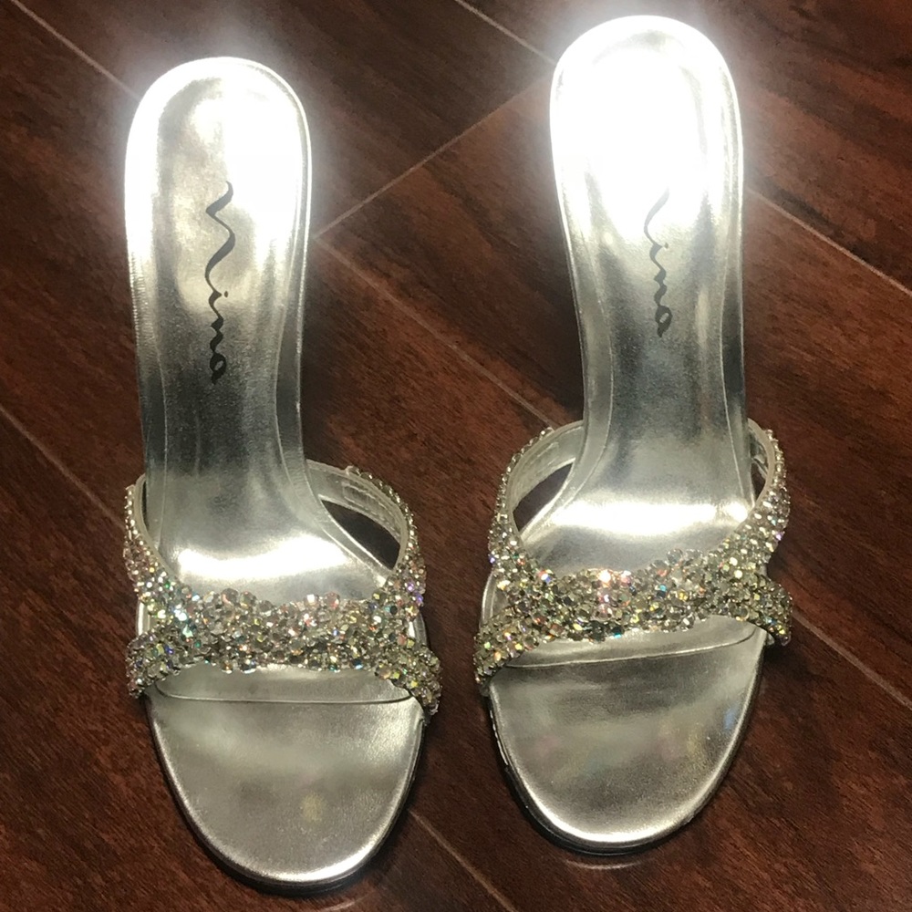 Nina size 9 rhinestone sandals/heels